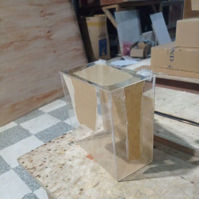 Tempat Permen Kotak Akrilik