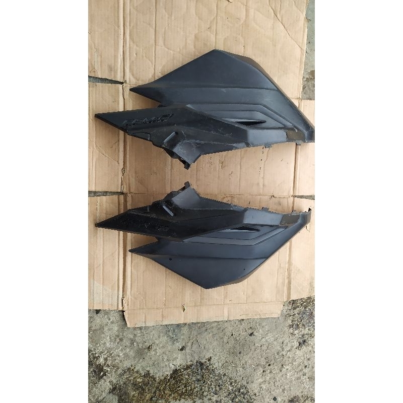 sambungan bodi belakang kanan kiri Honda Vario 125 150 LED esp 2015-2017 bekas Original