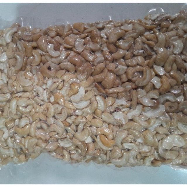

Kacang mede belah mete kualitas premium