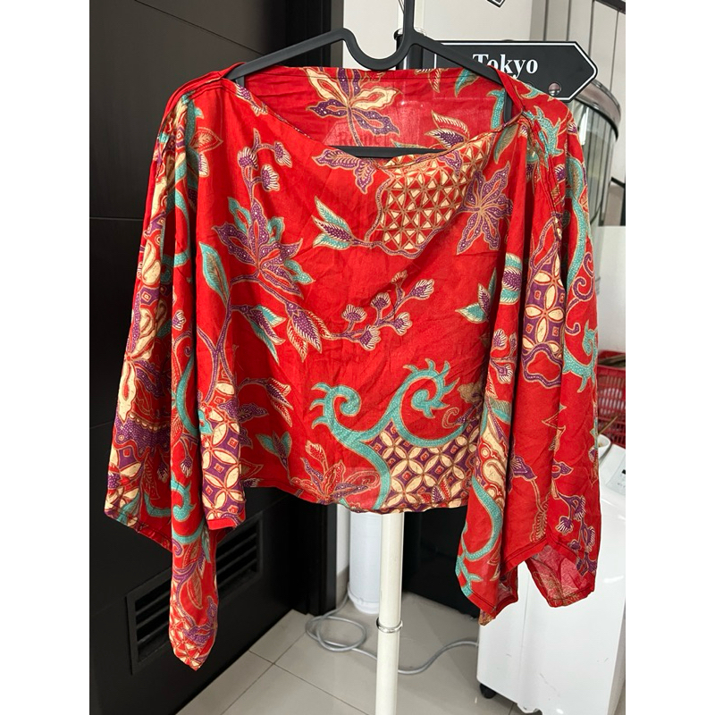 baju warna merah