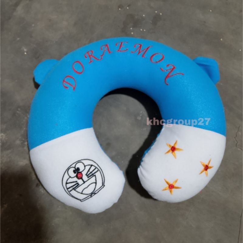 bantal leher karakter Doraemon