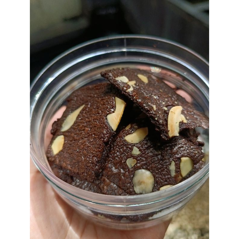 

Crispy & Chewy Brownies By ZefSpace