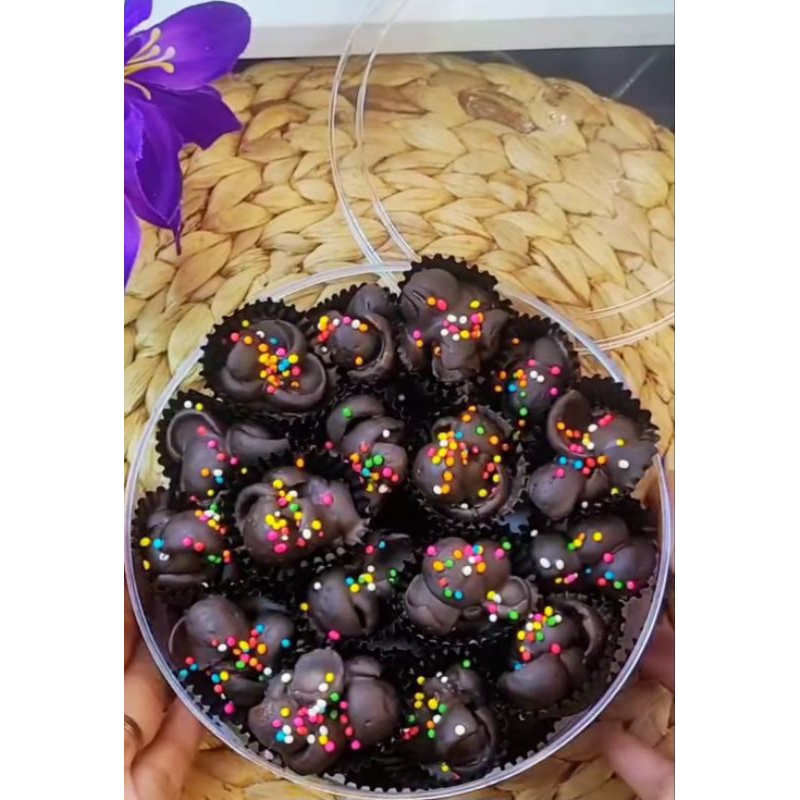 

chocolate coco cruncy jajanan lebaran kekinian