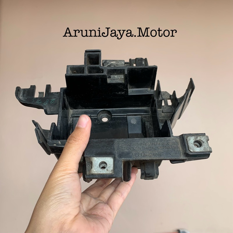 Box aki Honda Verza 150 fi original cover batery Verza 150