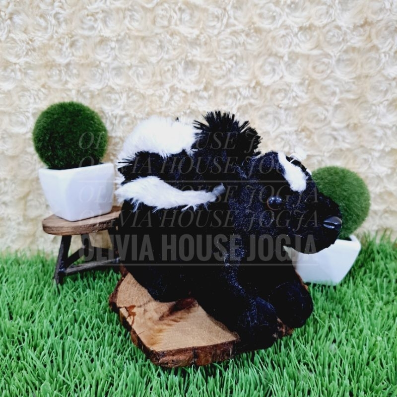 Boneka Sigung Cute XS isi Pasir Boneka Sigung Hitam Putih Mata Keras