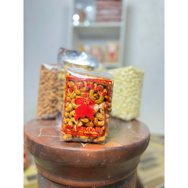 

KACANG METE PEDAS MANIS