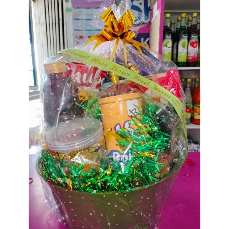 

parcel makanan lebaran food gift toples snack