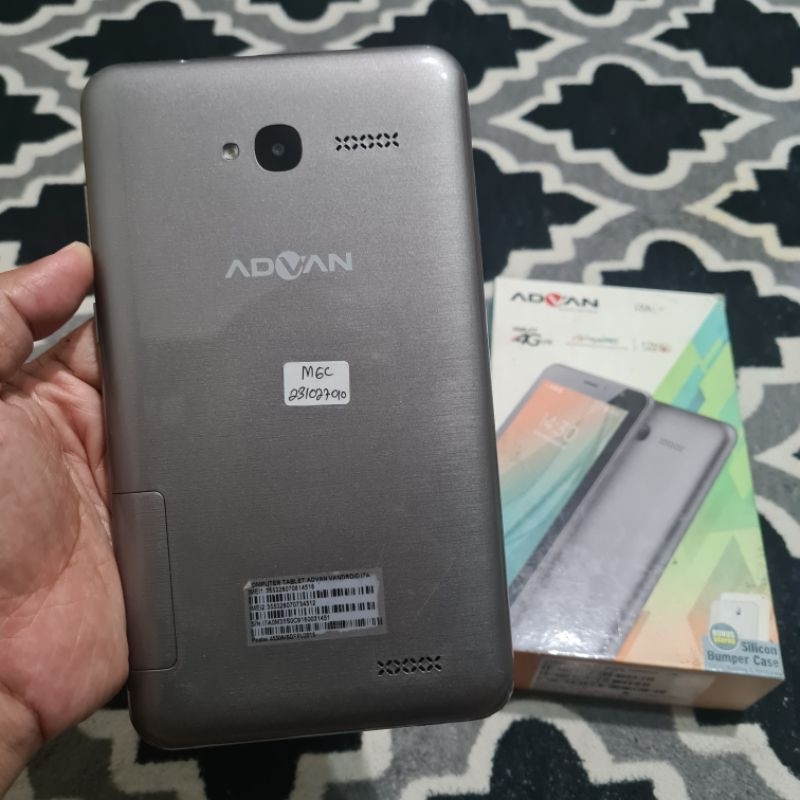 Tablet Advan i7A 4G LTE Ram 1/8gb second mulus lengkap