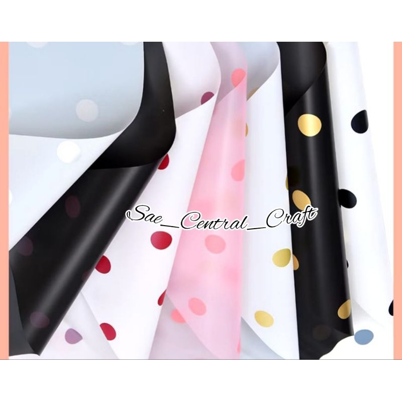 

Flower Wrapping Polkadot FREE PACKING Kertas Buket Cellophane Warna Cellophane Motif Polkadot(ECER)