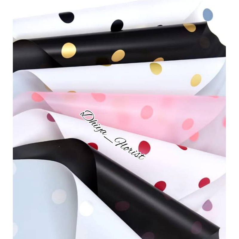 

FREE PACKING !!!! Flower Wrapping Polkadot Cellophane Kertas Buket Bunga Polkadot Korea (58 x 58cm) Ecer Kertas Bukat Bunga