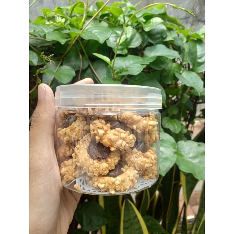 

Thumbprint Kacang Coklat Toples 400 ml