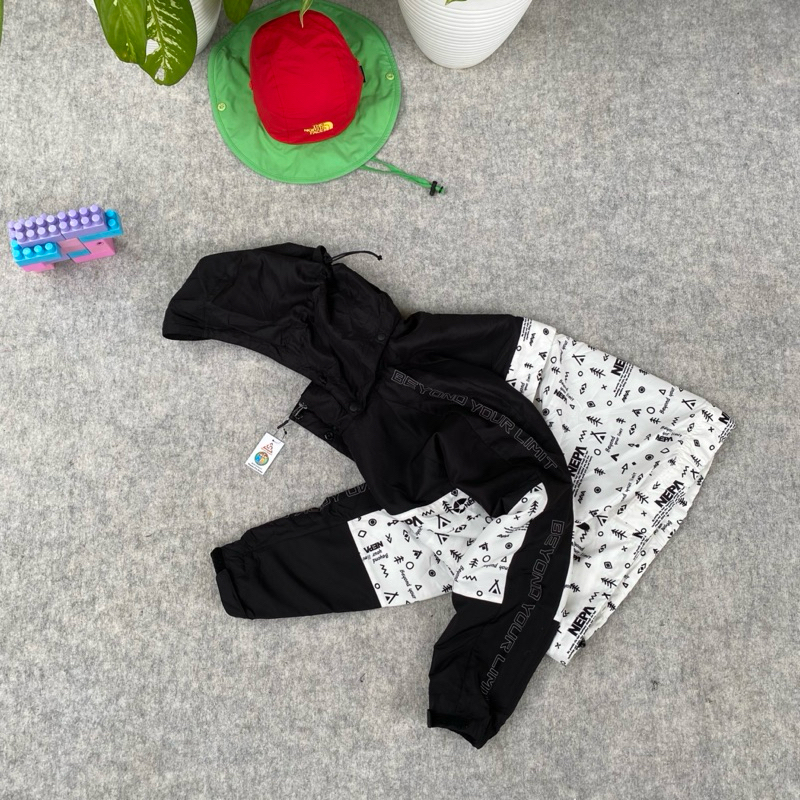 jacket outdoor running gorpcore pacakble crop print nepa super cakep like new