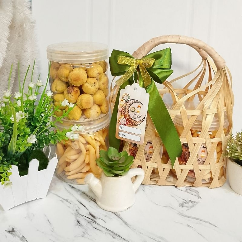 

Hampers Keranjang Lebaran / Natal isi 2 toples 500ml