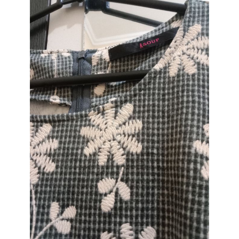 (Preloved) Midi Dress Motif Rajut Bunga Putih