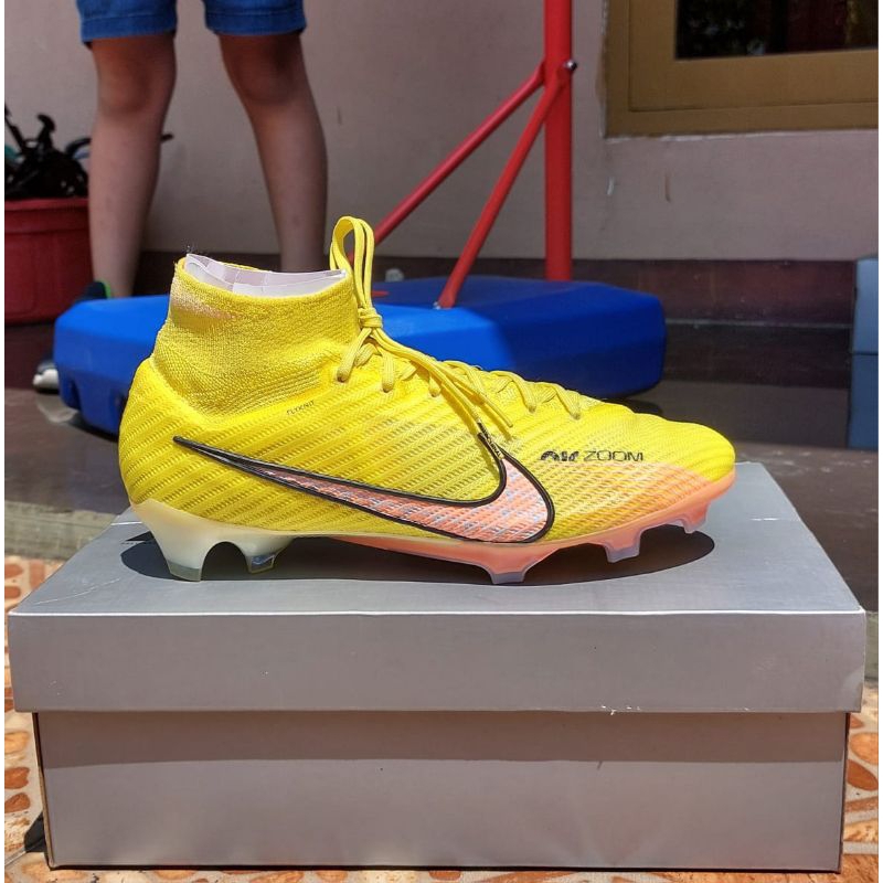 sepatu bola second Nike original 42