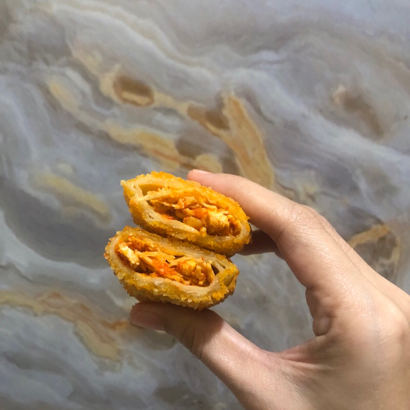 

Risol Ayam Suir Pedas Frozen & Goreng Premium