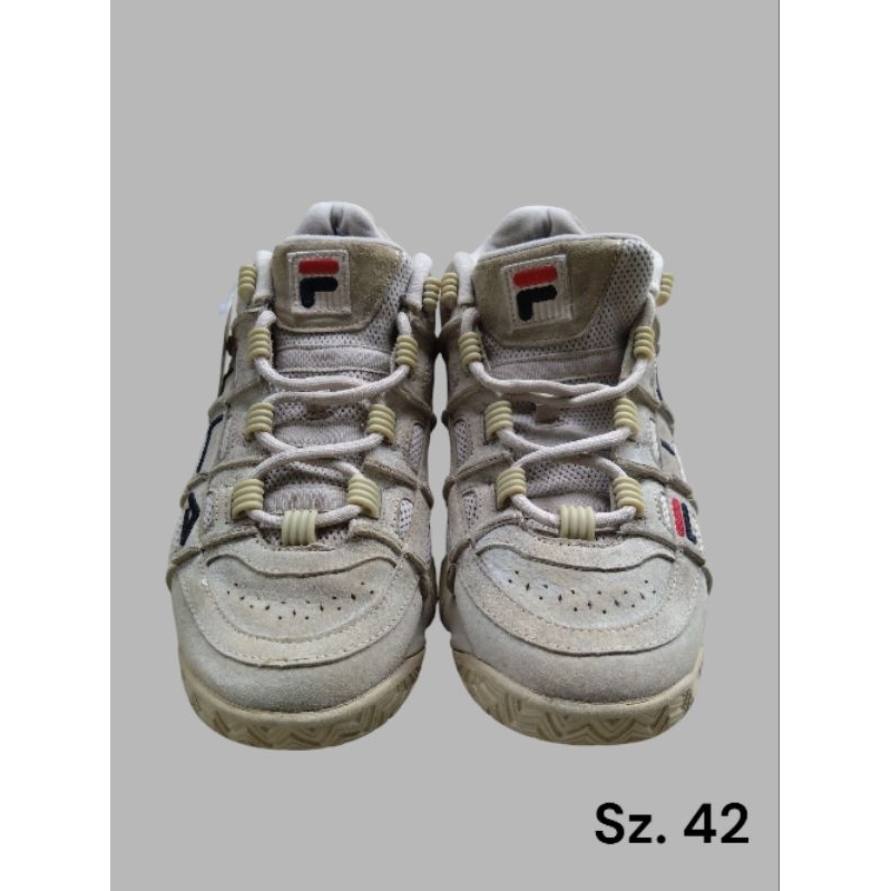 Sepatu second pria brand Fila