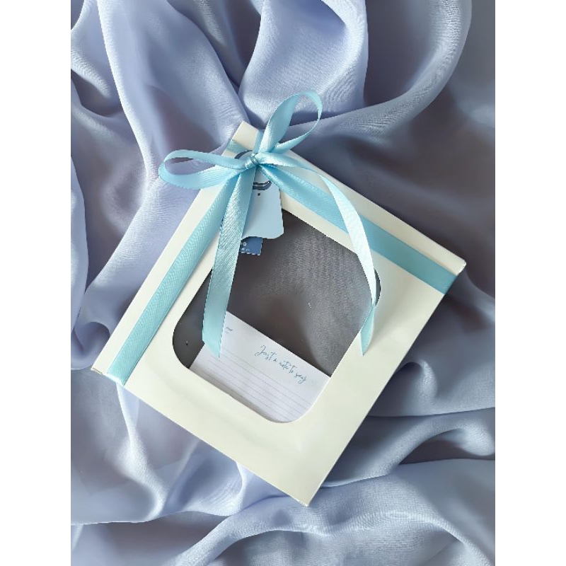 Zebeen Hijab kotak Hampers gift card kerudung segi empat hijab oval premium