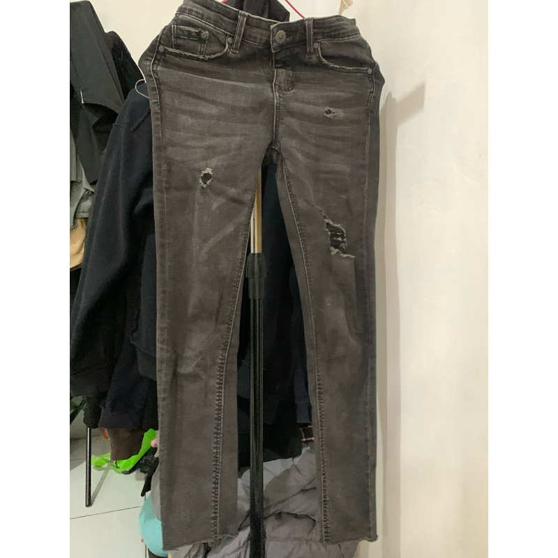 Celana Jeans Skiny Highwaist Stradivarius Wanita