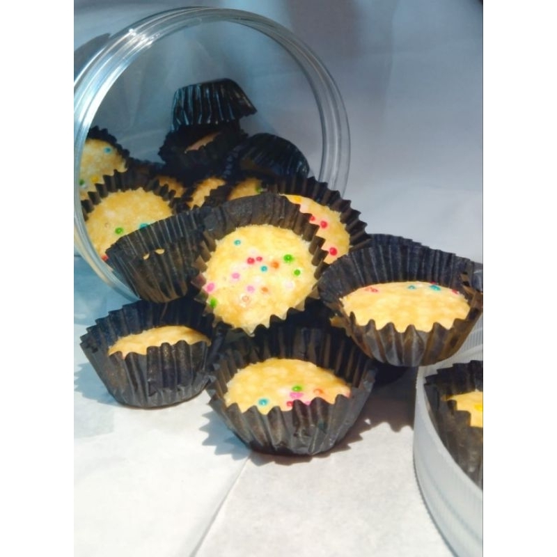 

camilan bolu kering krenyezz