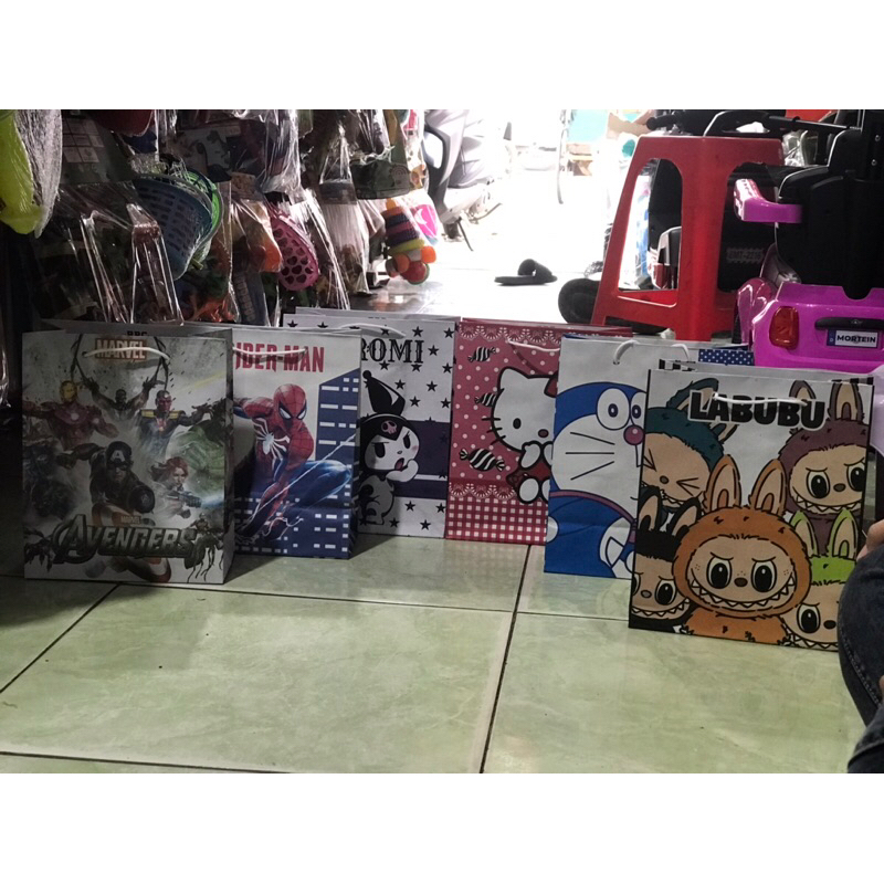 

NiceSoo paper bag Karakter ( 20x25x11 )