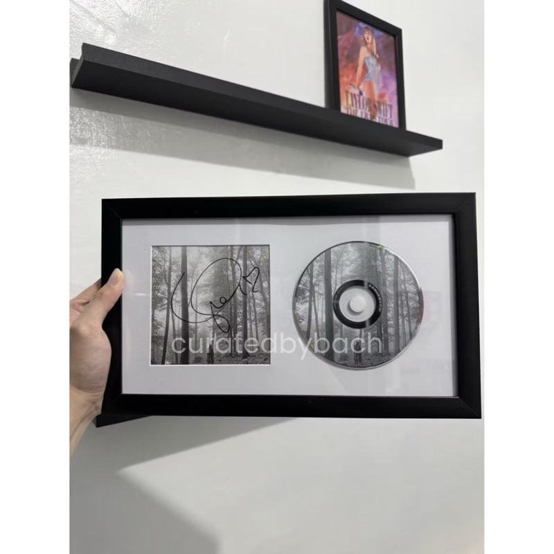 [SIGNED EXCLUSIVE LIMITED EDITION WITH HEART] FOLKLORE BY TAYLOR SWIFT (album folklore bertanda tang