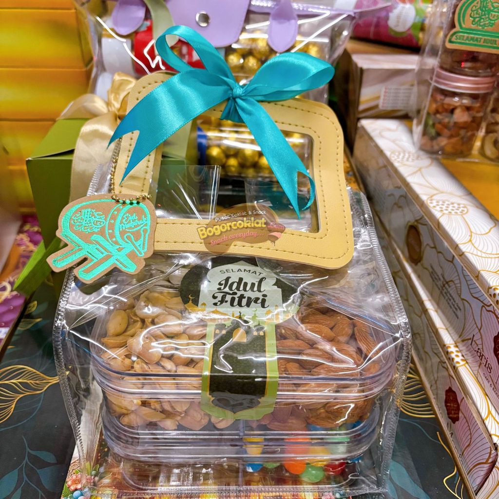 

Hampers Coklat Kacang Lebaran 2025