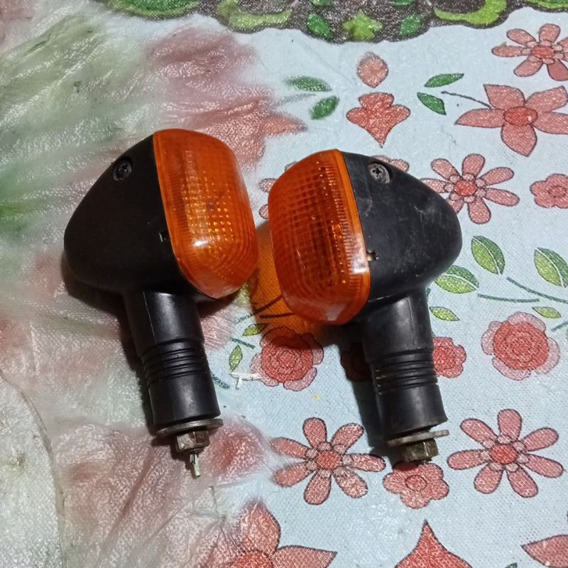 Lampu Sein Sen Kanan Kiri  Suzuki Thunder 125 Second Original