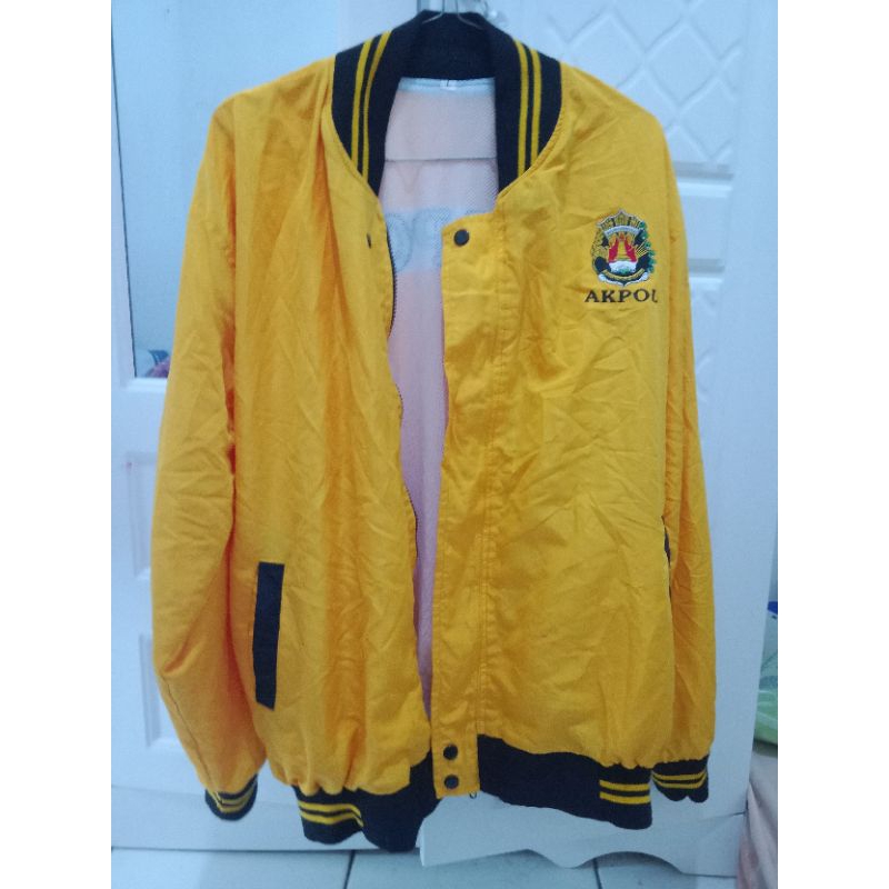Jacket Parasut Kuning Taruna Akpol Akademi Kepolisian Asli Jatah Taruna