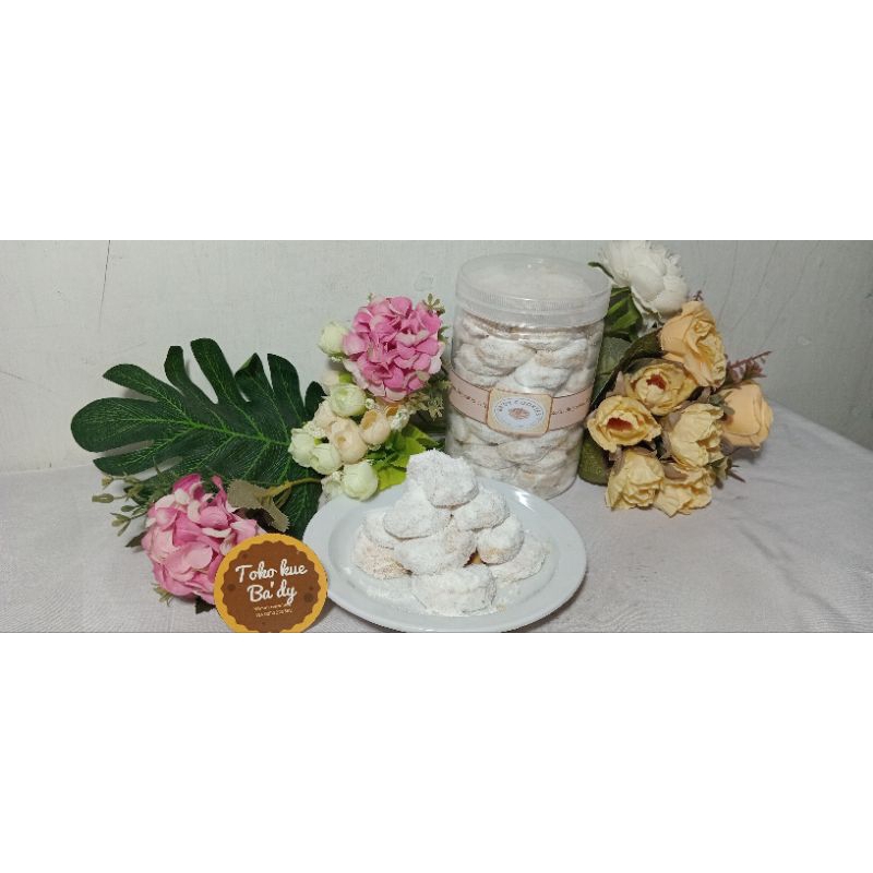 

Kue Putri salju premium ekonomis 800mili