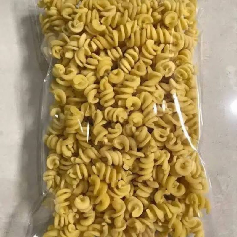 

KERUPUK MACARONI SPIRAL MENTAH SUPER ENAK 1KG