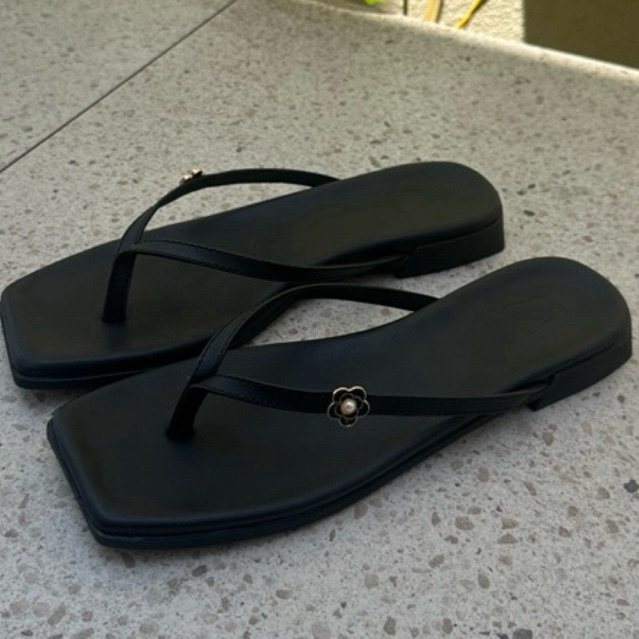 (out of sorts) KIYOMI Sandals/ Sandal wanita