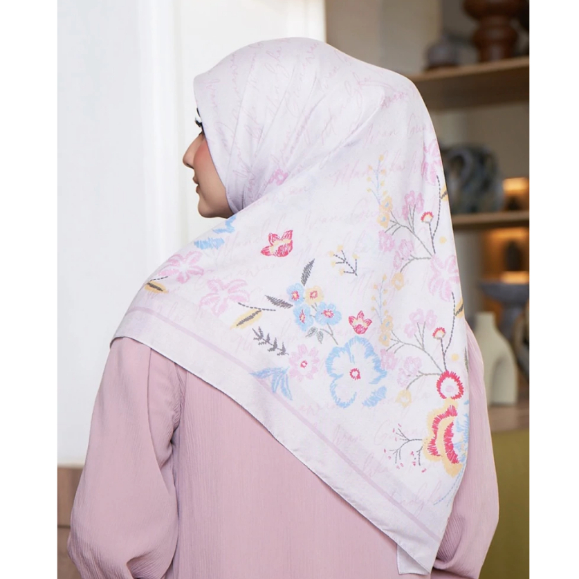 MANDJHA Arielle Scarf Blush, Emerald, Denim Blue Series By IVAN GUNAWAN - Jilbab Hijab Segi Empat OR