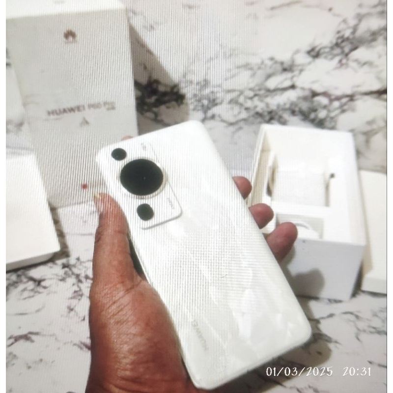 Pesanan Huawei P60 Pro