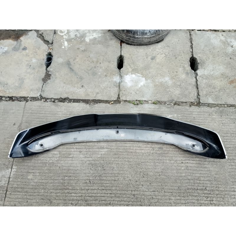 Spoiler Suzuki XL7 original.