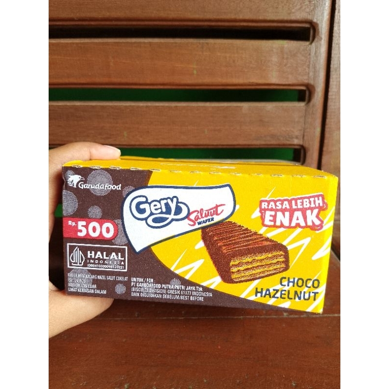 

GARUDA SALUT WAFER CHOCO HAZELNUT isi 24