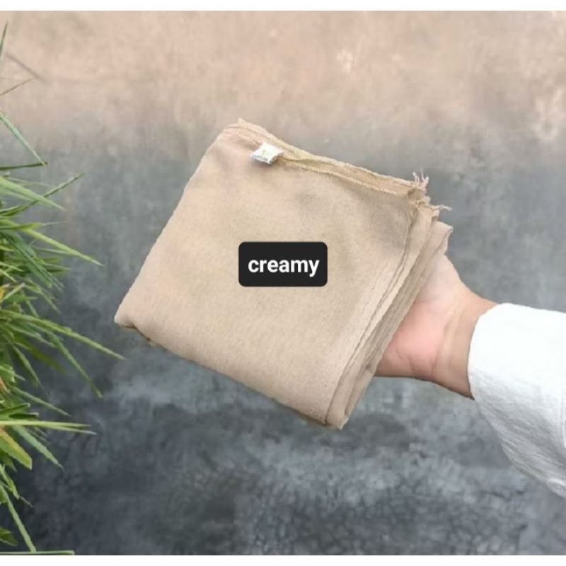 Hijab paris jadul warna cream, kerudung segi empat