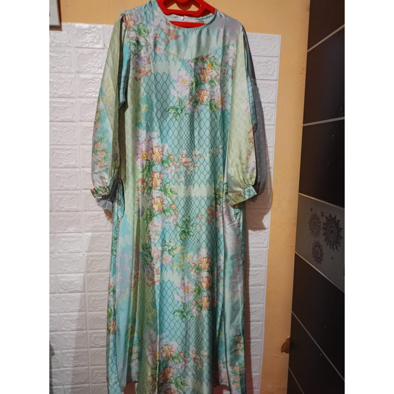 dress wearing ameera - preloved