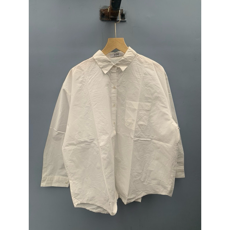 kemeja putih oversize