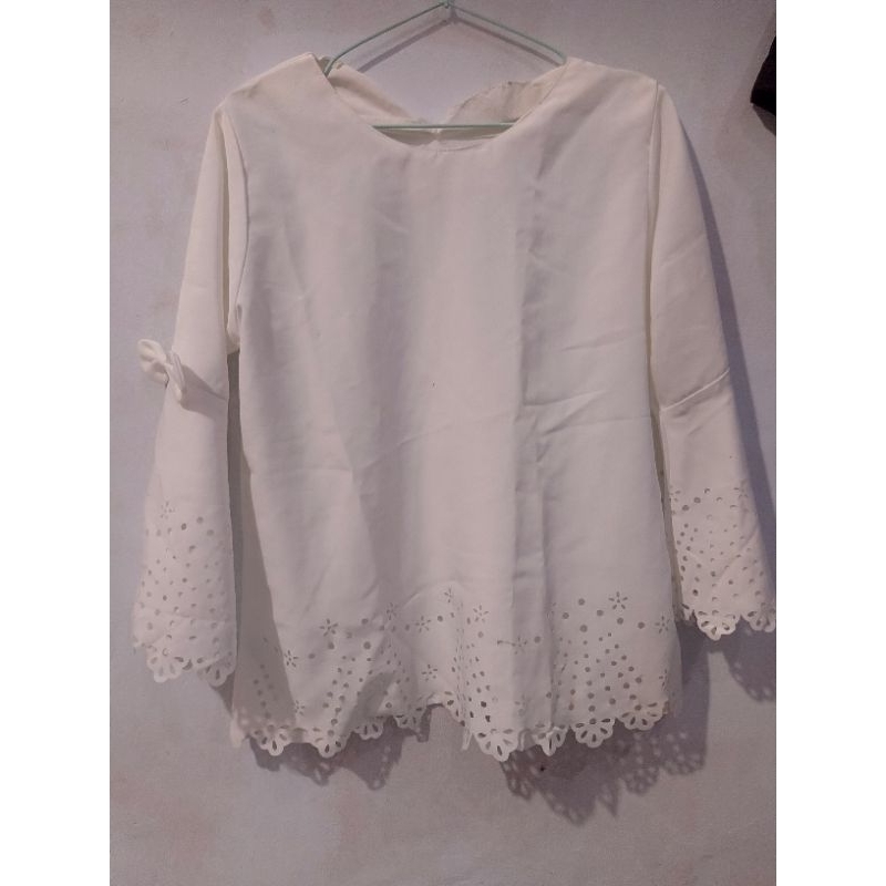 Atasan Wanita /Blouse Putih Renda