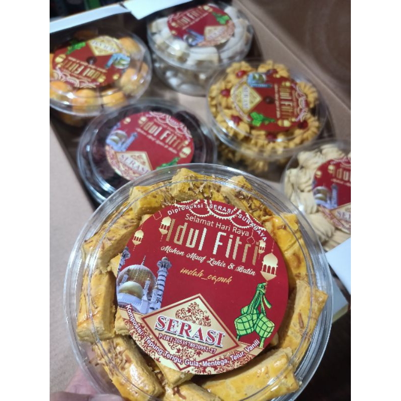 

Kue Paket Lebaran Murah Isi 6 Toples / Kotak