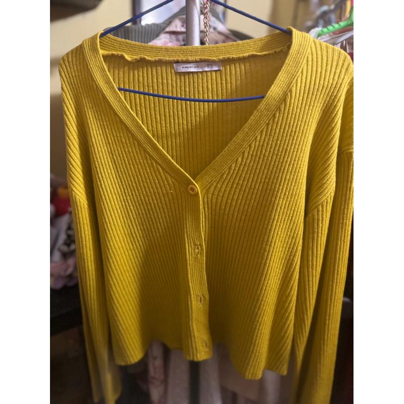cardigan kuning