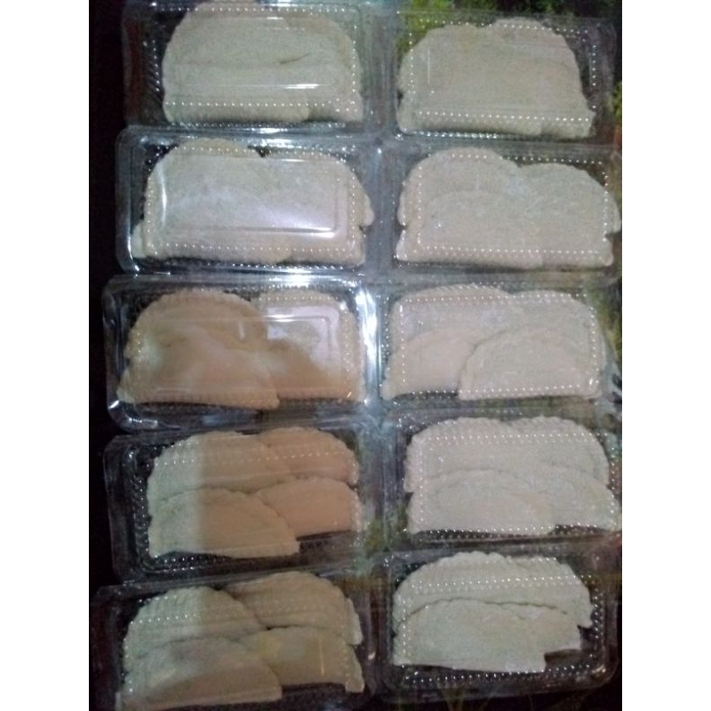 

Cireng isi ayam suwir