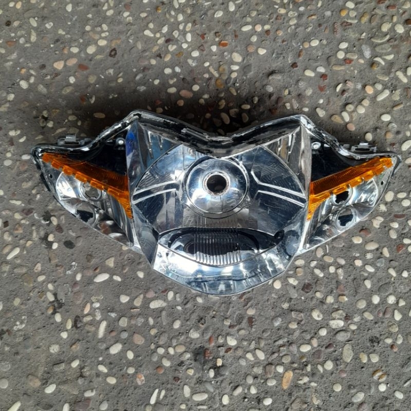 REFLEKTOR LAMPU DEPAN RUSAK BAHAN BUAT LAMPU BILED / PROJI REVO ABSOLUT , BEKAS ORIGINAL