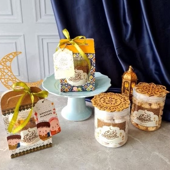 

HUMAIRA HAMPERS. PAKET HAMPERS LEBARAN KUE KERING