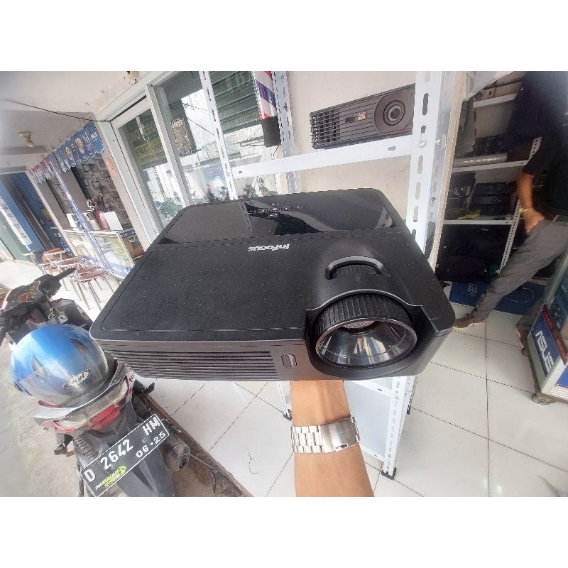 PROYEKTOR INFOCUS IN112