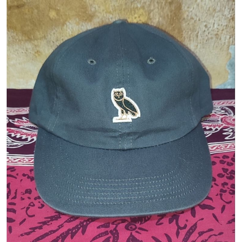 TOPI OCTOBER'S VERY OWN (OVO)