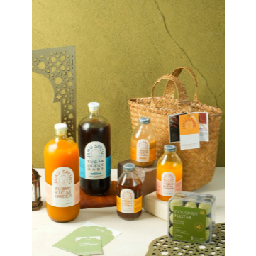 

Fountain's Eid Hamper #D : Jamu Spring Signature (Ginger & Turmeric Drink) + Coconut Nastar + Duanyam Purun Bag