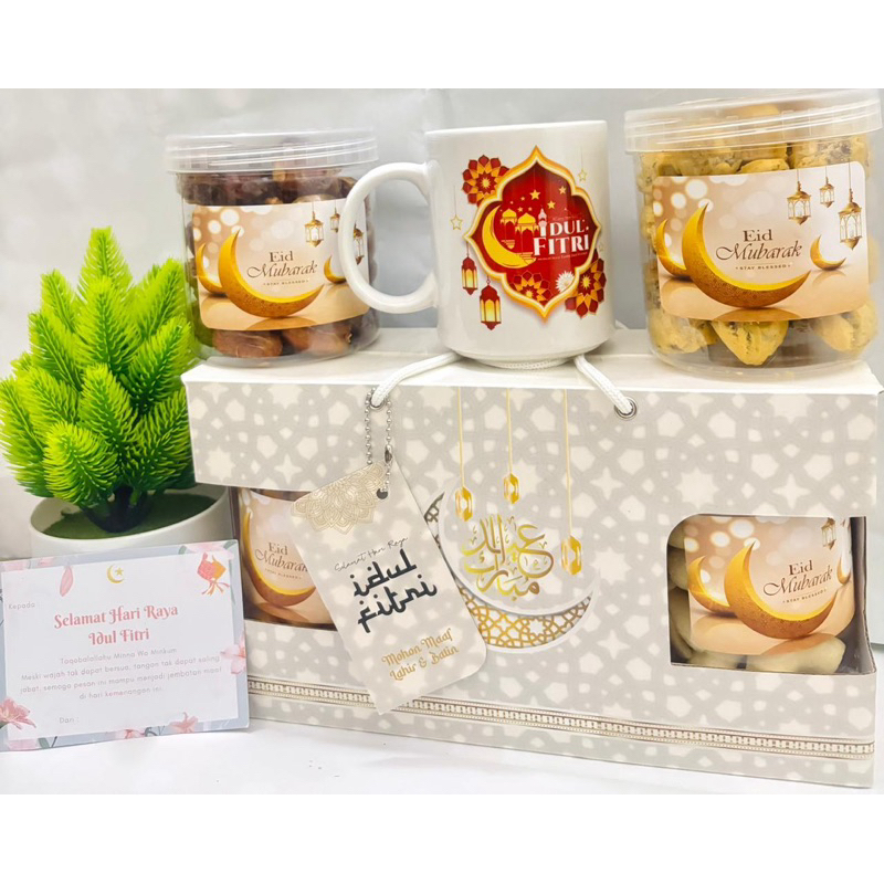 

Hampers Snack Idul Fitri isi 2toples + 1mug