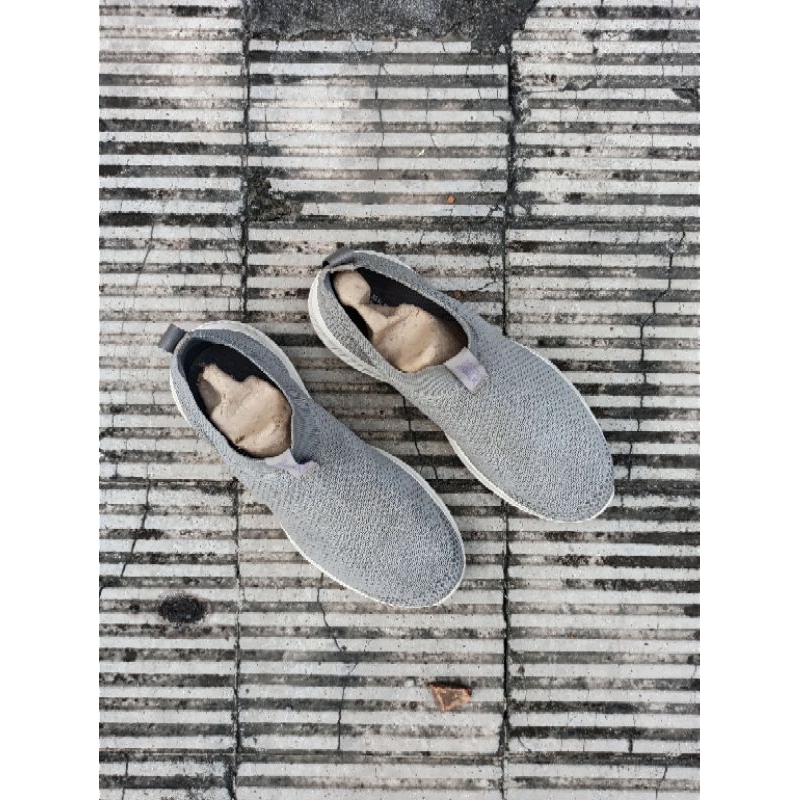 SKECHERS GOWALK SLIP ON ORIGINAL SECOND